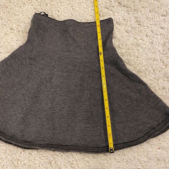 Zara Women's Knit Elastic Mini Skirt. Black/White. Medium. Dark Academia. Cute. - Picture 8 of 9